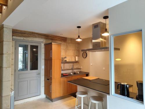 Logis troglodyte cosy & vue sur la Loire in Souzay-Champigny