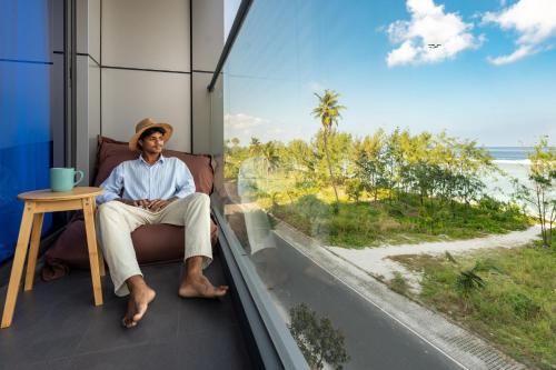 Lazzlla1BR Beachfront Oceanfront Apartment in มาเลซิตี้ แอนด์ แอร์พอร์ต