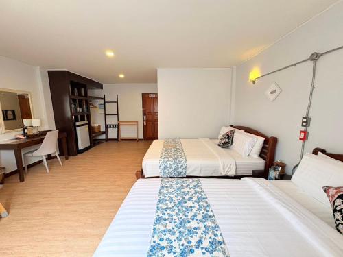 Talay Sai Hotel Room Type - Economy Quad