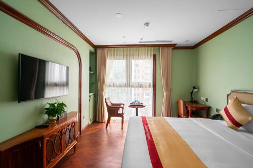 room detail thumbnail 2