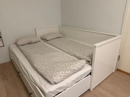 New luxurious Aurora apartment 5