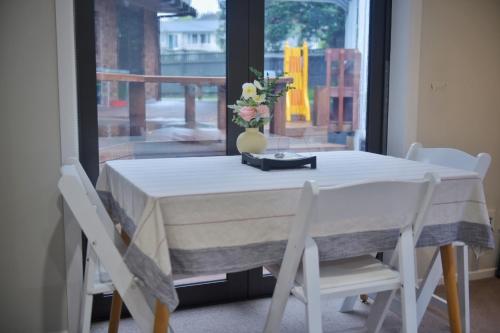 Family Friendly 1BR in Howick, Near Beach and Cafes, Auckland (photo 4)