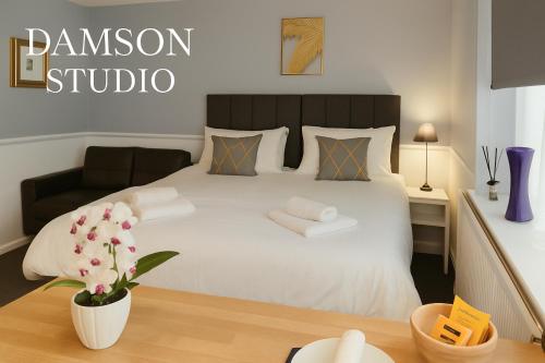 Comfy Studio in Canal Country in Stoke Bruerne