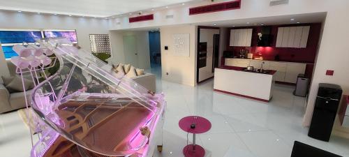 JBR Luxury Penthouse with private pool, cinema, gym, spa etc, Dubaj (fotografie 5)