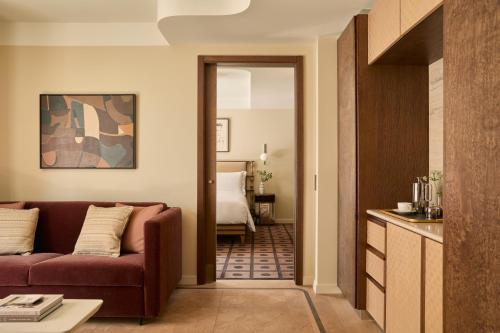 The Newman - image 7