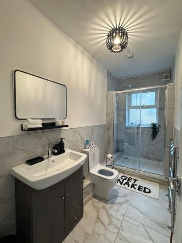 Bathroom, Cloud Quarters in Trident