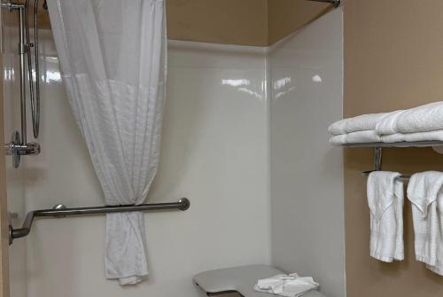 Baymont by Wyndham Plainfield/ Indianapolis Arpt Area - image 32