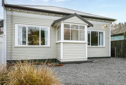 Exterior view, Classic Villa with Parking & Modern Comforts - Albemarle Villa in Sydenham