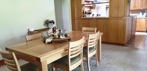Poona Farm Estate - The Cottage in Mount Dutton Bay