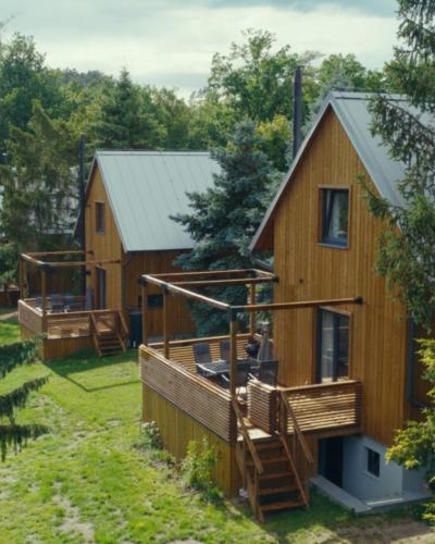 Chaty Břeh a Les (Chaty Breh a Les) in Vraz U Pisku