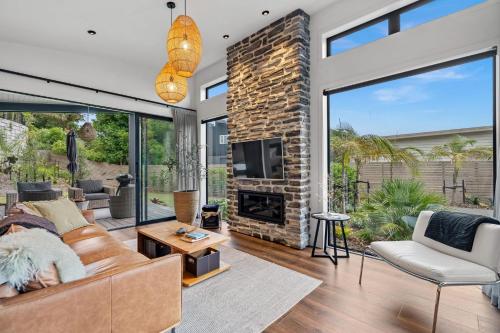 Boutique Coastal Retreat with Bath Walk to Beach