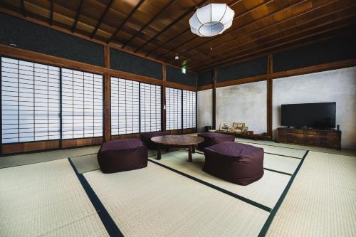 ワイナリーや酒蔵巡りなどにおすすめの宿 小諸市 築100年の古民家 Chojuro -長寿楼-