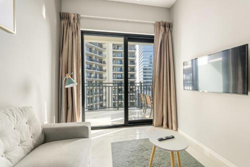 Stylish 1BR w/ Pool View | Heart of Business Bay, Dubái (foto 8)
