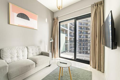 Stylish 1BR w/ Pool View | Heart of Business Bay, Dubái (foto 2)