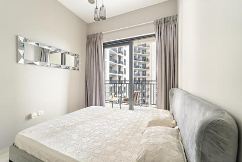 Stylish 1BR w/ Pool View | Heart of Business Bay, Dubái (foto 3)