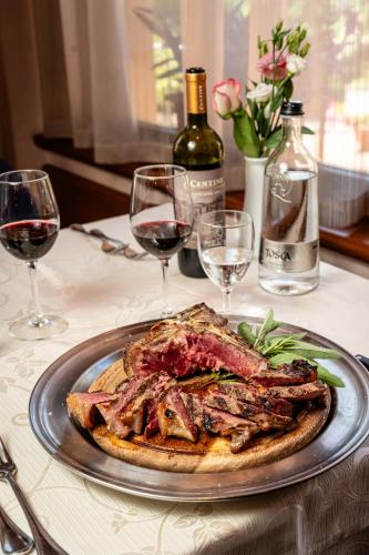 Hotelpension Ristorante La Lanterna, Unterkunft in Castelnuovo di Garfagnana