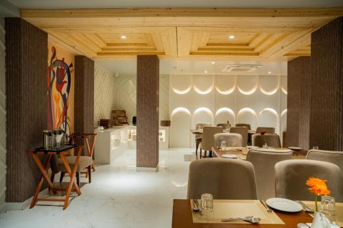 ห้องอาหาร, Evara Heights in กังต๊อก