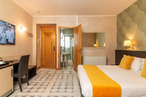 Tritone Hotel – Rome