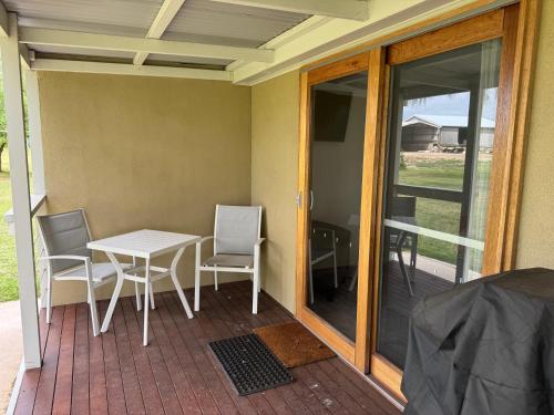 Poona Farm Estate - The Lodge in Mount Dutton Bay