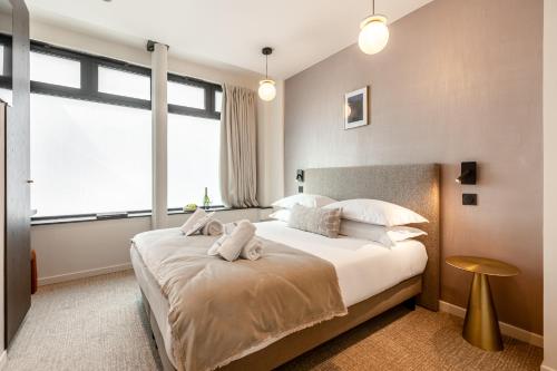 room detail thumbnail 1