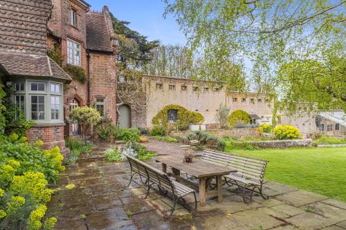 Facilities, The Walled Garden by Huluki in Hurstpierpoint and Sayers Common
