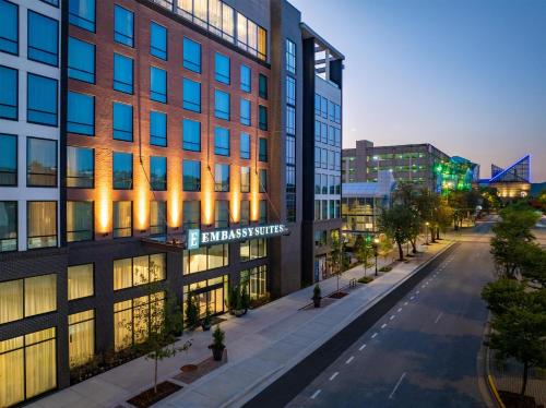 Embassy Suites By Hilton Chattanooga Downtown - image 9