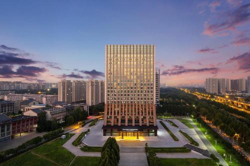 Days Hotel by Wyndham Zhengzhou Zhengdong New District – khách sạn tại Zhongmu