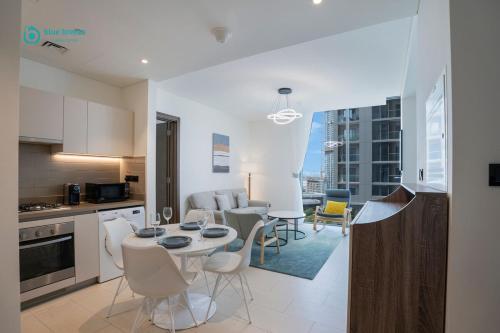 Kitchen, Blue Breeze - Luxury 2BR in Sobha Creek Vistas Near Downtown in Nad Al Sheba