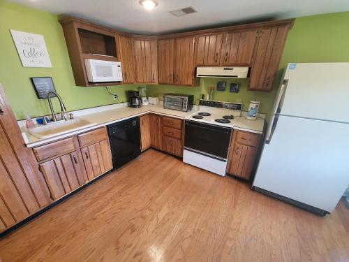 The Weis Mansion Bed and Breakfast in Waterloo, USA