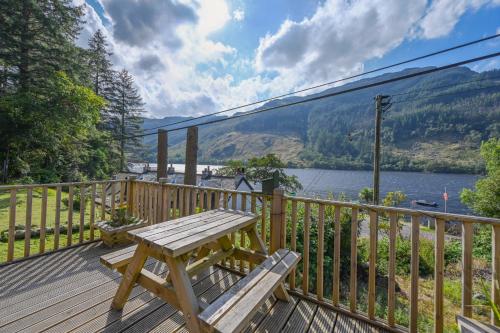 The Coylet Inn by Loch Eck in Данун