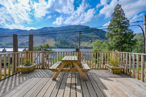 The Coylet Inn by Loch Eck in Данун