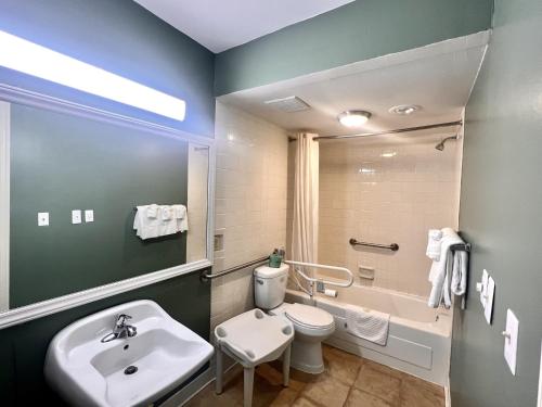 Red Carpet Inn & Suites Culpeper - image 11