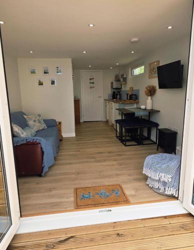 Seashell Lodge Swanage with off street parking