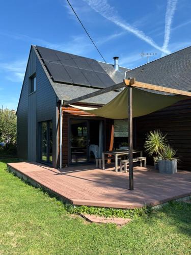 Grande maison en bois eco-responsable proche de la mer