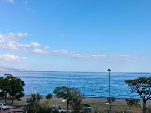 Skats, Alba sul Mare Apartments in Ali Terme