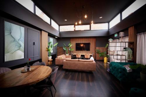 Harbour Hub Hotel 2
