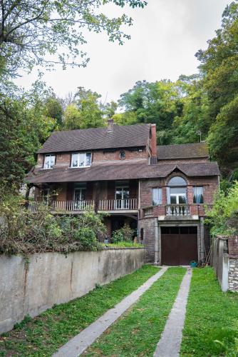 Manoir du Château Gaillard 20 personnes 10 chambres, jardin privé & vue Seine gîte à louer Cuverville