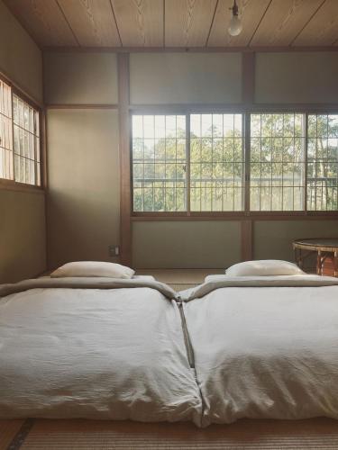 森と温もりに包まれる長野飯綱高原の隠れ宿ヴァイオレットハウス