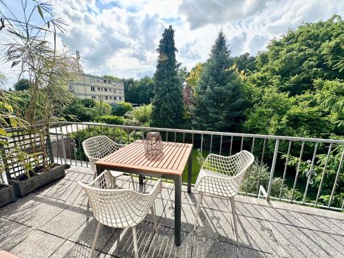 Hügelhaus Green - Gemütliche Ferienwohnung mit Balkon (Hugelhaus Green - Gemutliche Ferienwohnung mit Balkon) in 萊茵河畔埃默里希