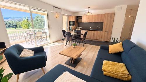 Résidence avec Piscines, Golf Barbossi - Palmazur Vacances - Location saisonnière - Mandelieu-la-Napoule