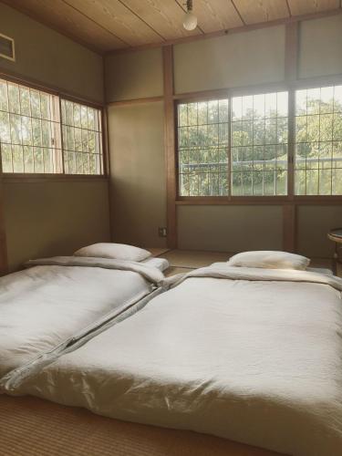 森と温もりに包まれる長野飯綱高原の隠れ宿ヴァイオレットハウス