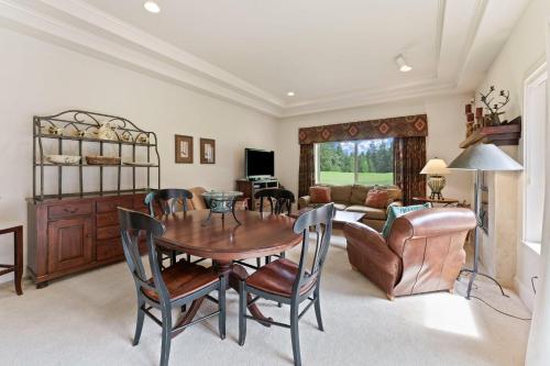 Villa 5-Broken Top-Hot Tub-2BR/2B - image 2