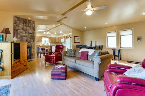 Deep Creek Lake Townhome with Deck and Water Views in Oakland, USA