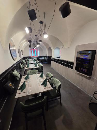 餐廳, Hotel Restaurant Der Greif in 萊奧本