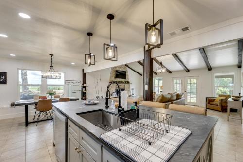 Family Home with Covered Patio and Grill in La Grange in La Grange (Texas)