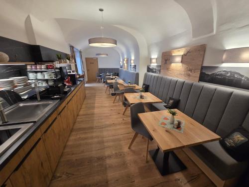 อาหารและเครื่องดื่ม, Hotel Restaurant Der Greif in ลีโอเบน