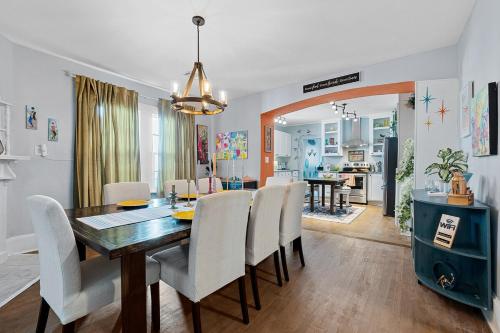 Spacious 4BD Augusta Retreat Near the Masters! BBQ in อัพทาวน์