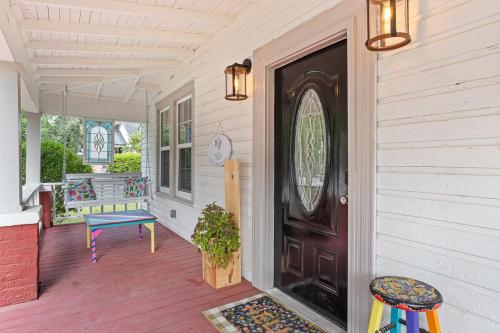 Spacious 4BD Augusta Retreat Near the Masters! BBQ in อัพทาวน์
