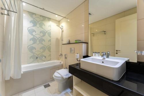Elegant Business Bay 2 Bedroom with Sauna, Pool and Jacuzzi, Dubai (Foto 8)