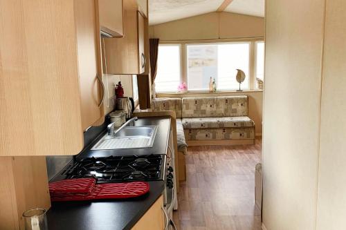 3 Bed Caravan-Sleeps 6-Pet Friendly-Near the Beach in East Mersea